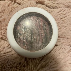 Hold the pose mac eye shadow